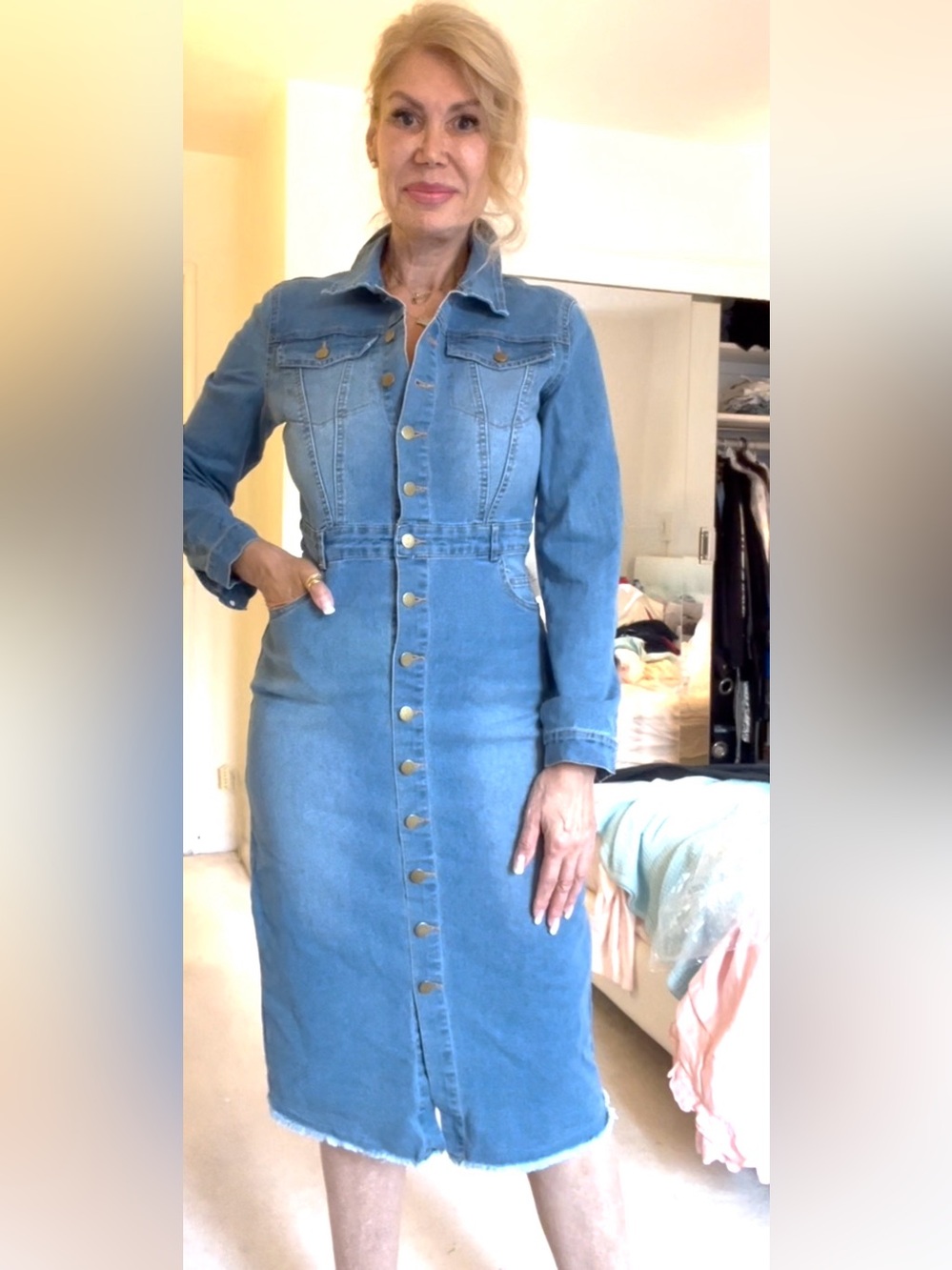 Classic Light Blue Denim Button-Front Dress fits well like size M
